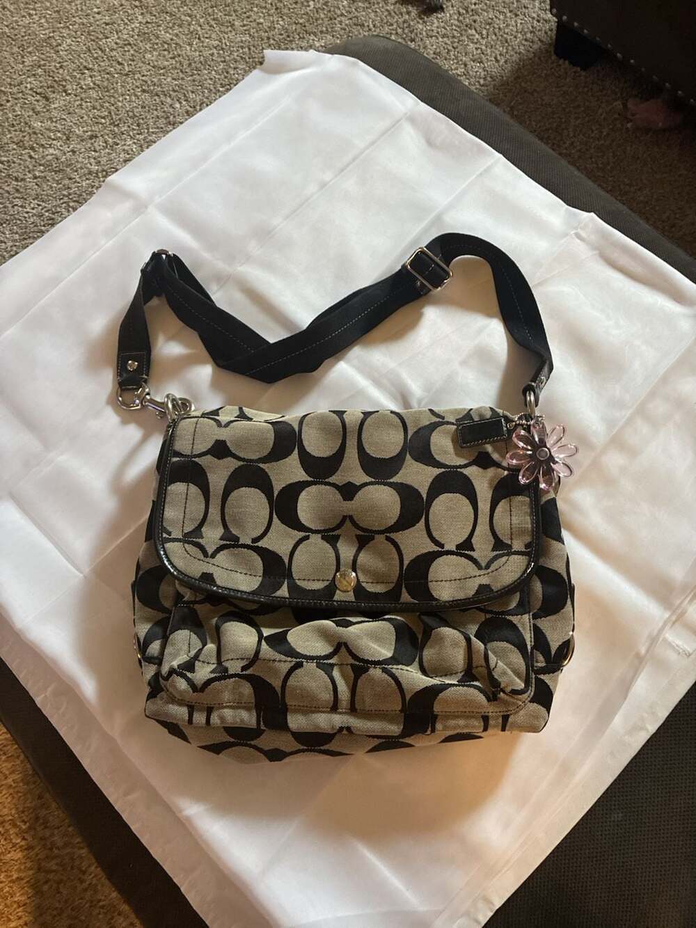 Coach Signature Daisy Print Messenger Crossbody Bag